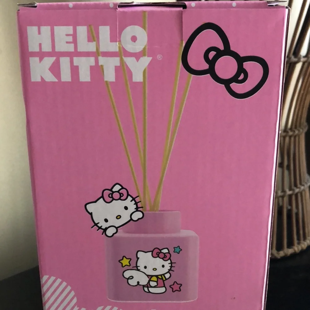 Hello Kitty Ceramic Reed Diffuser Home Decor Accent Display